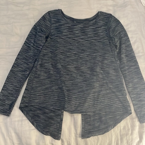 Zyia Charcoal Split Back Long Sleeve T sz M - Picture 3 of 5